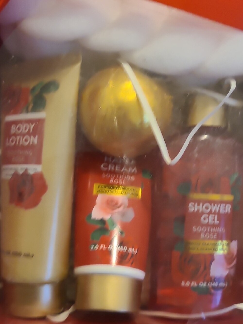 Soothing Rose Body Wash & Care Set - White and Gold - Picture 5 of 6